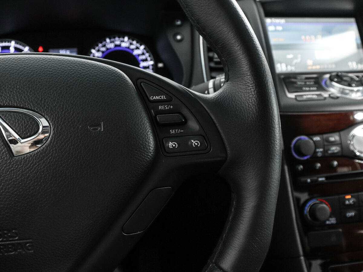 Б/У Инфинити К-Икс50 2015 года. Фото: #15