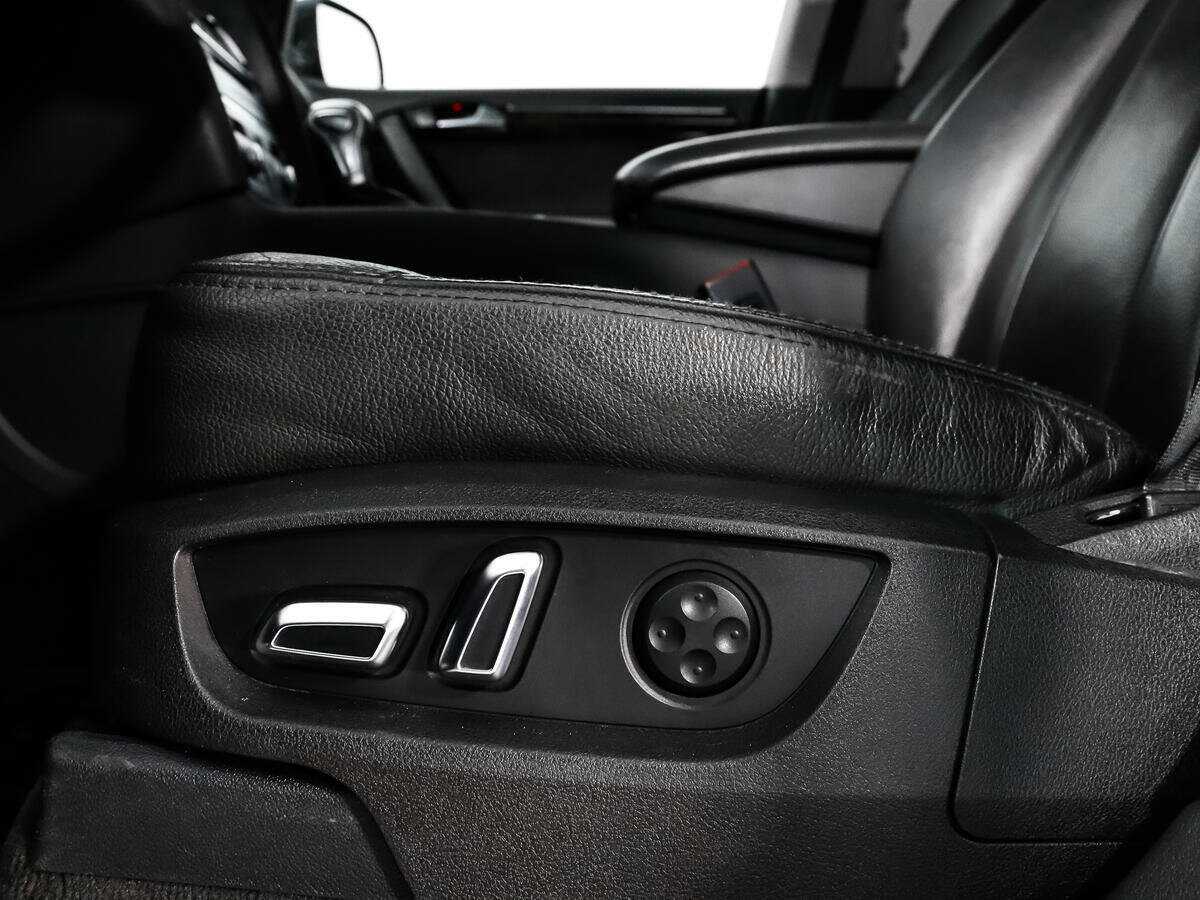 Б/У Ауди К7 2012 года. Фото: #9