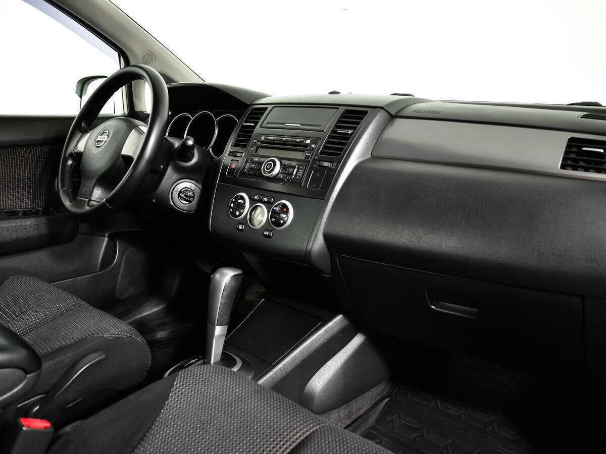 Б/У Ниссан Тиида 2011 года. Фото: #8