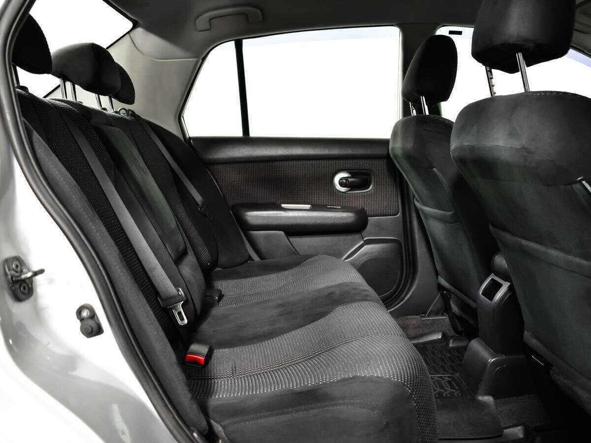 Б/У Ниссан Тиида 2011 года. Фото: #9