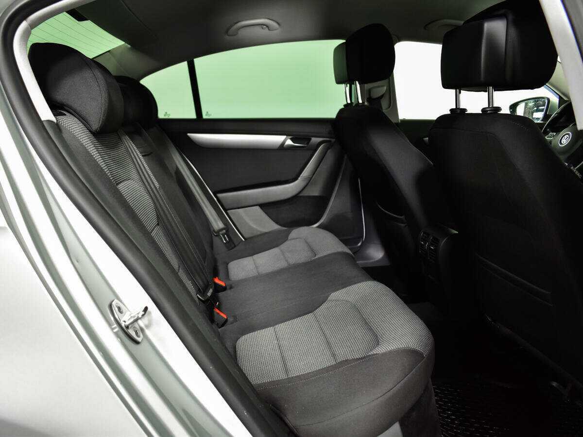 Б/У Фольксваген Пассат 2011 года. Фото: #9