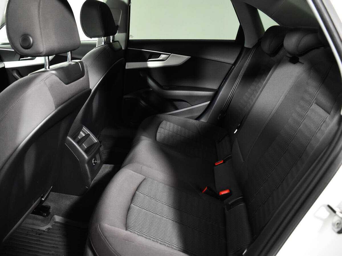 Б/У Ауди А4 2016 года. Фото: #9