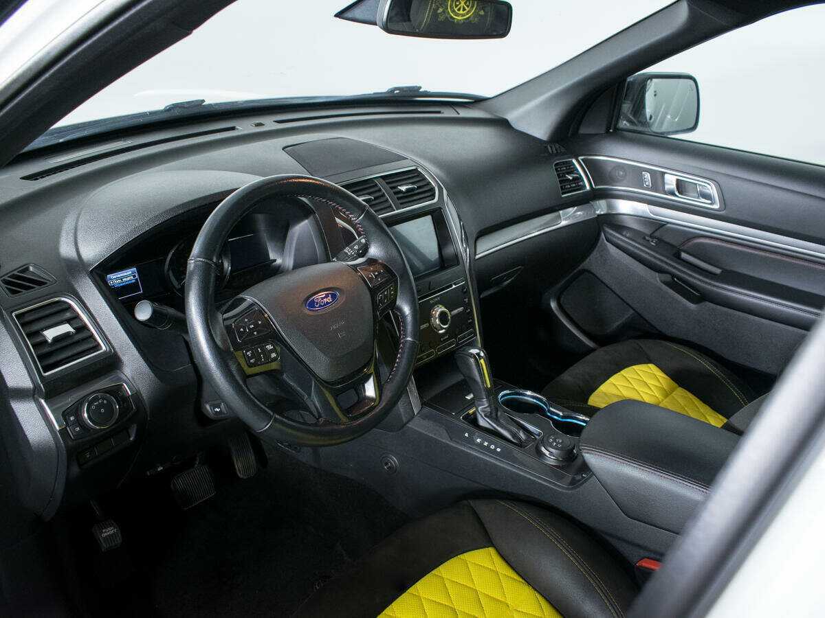 Б/У Форд Експлорер 2016 года. Фото: #9