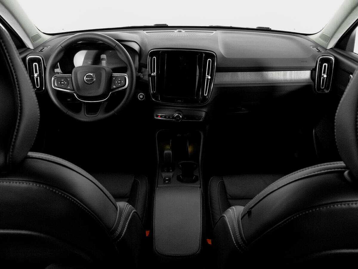 Б/У Вольво ИксЦ40 2023 года. Фото: #9