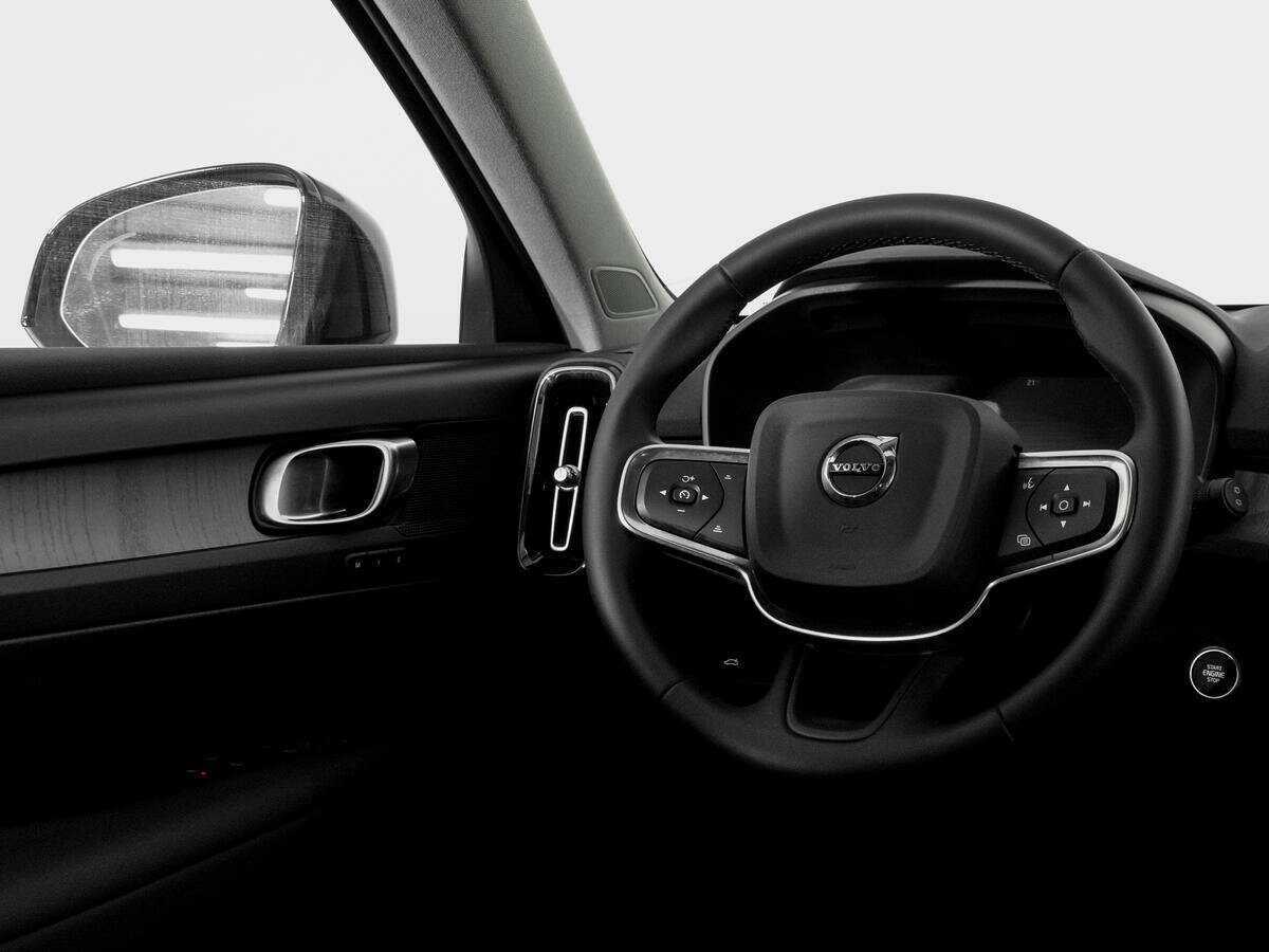 Б/У Вольво ИксЦ40 2023 года. Фото: #11