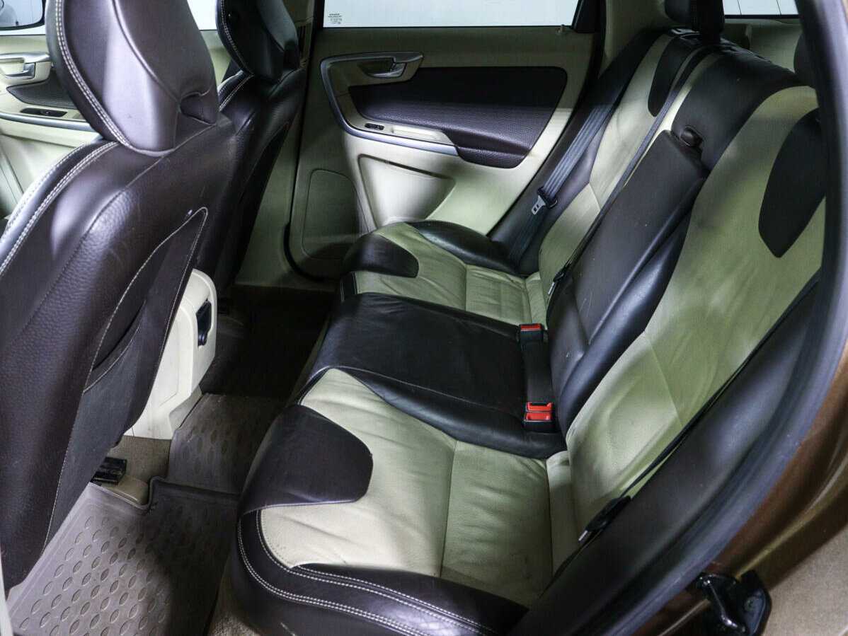 Б/У Вольво ИксЦ60 2010 года. Фото: #7