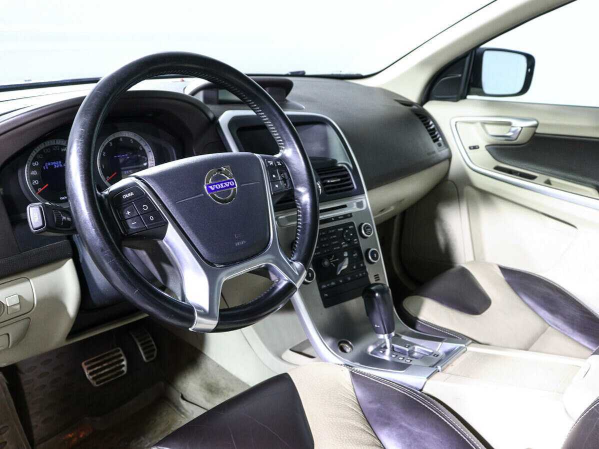 Б/У Вольво ИксЦ60 2010 года. Фото: #11