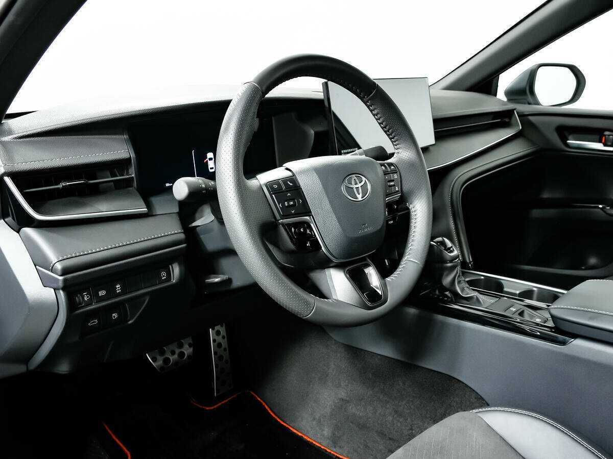 Б/У Тойота Камри 2024 года. Фото: #12