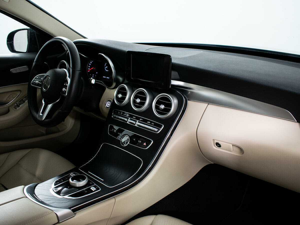 Б/У Мерседес-Бенц Ц-Класс 2020 года. Фото: #8