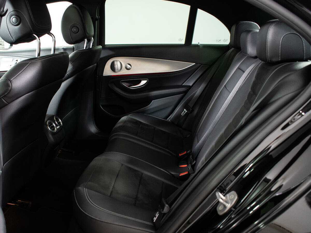 Б/У Мерседес-Бенц Е-Класс 2017 года. Фото: #9