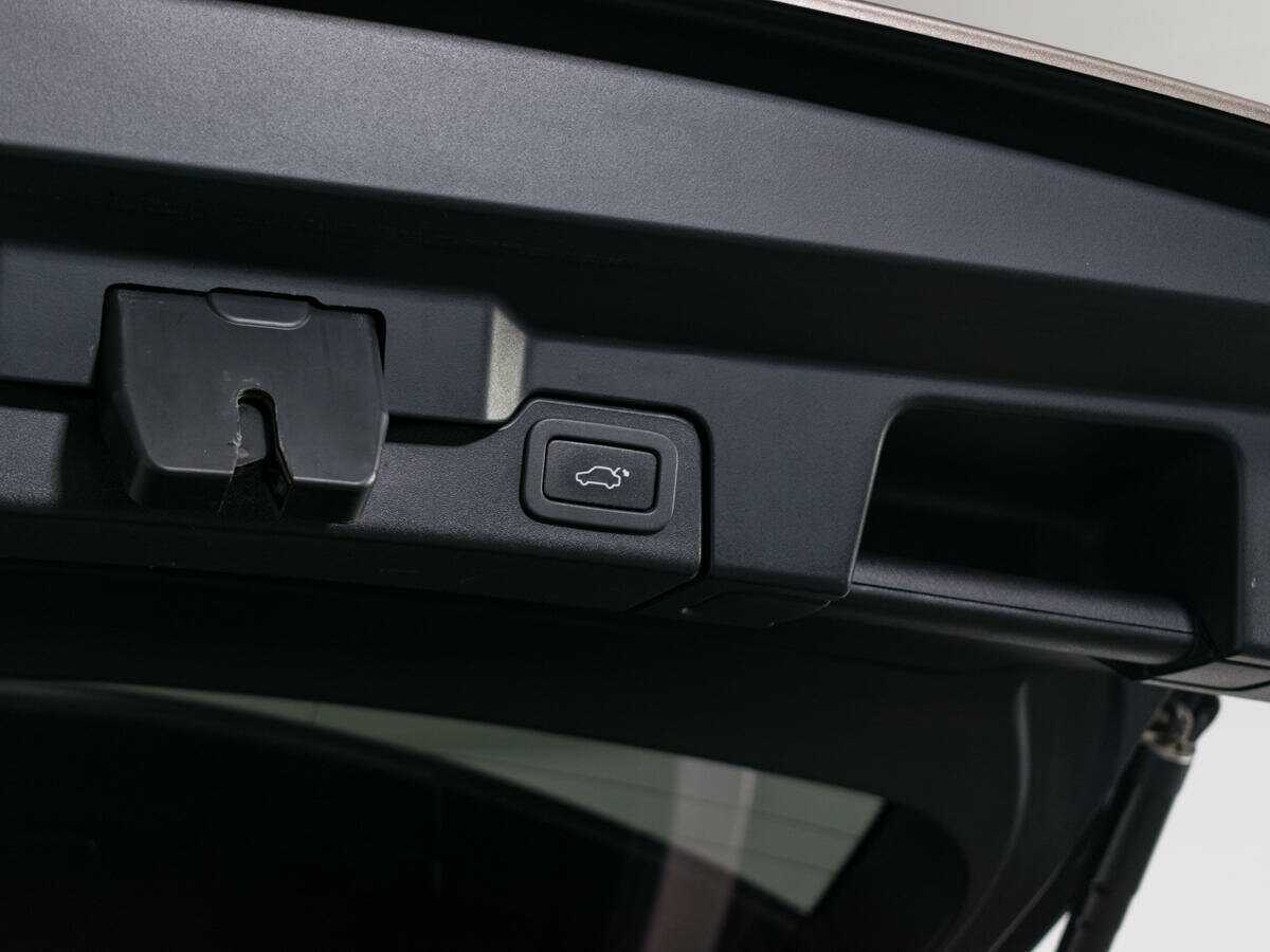 Б/У Лэнд Ровер Рэнж Ровер Эвок 2017 года. Фото: #8