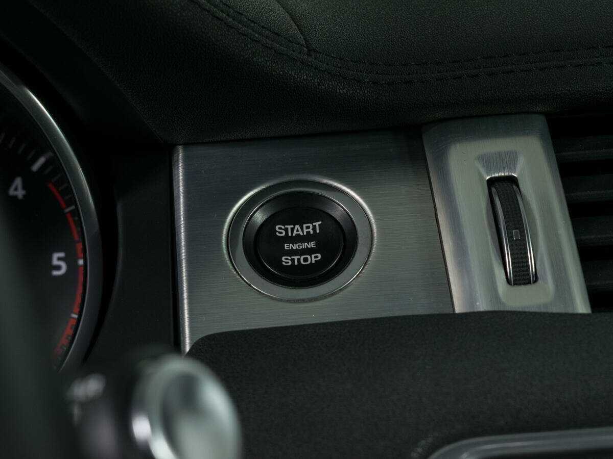 Б/У Лэнд Ровер Рэнж Ровер Эвок 2017 года. Фото: #16