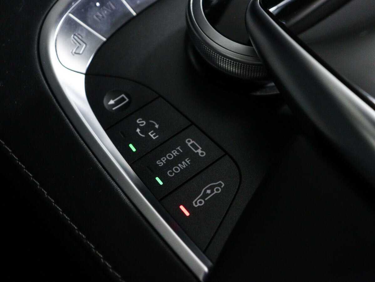 Б/У Мерседес-Бенц Майбах С-Класс 2017 года. Фото: #23