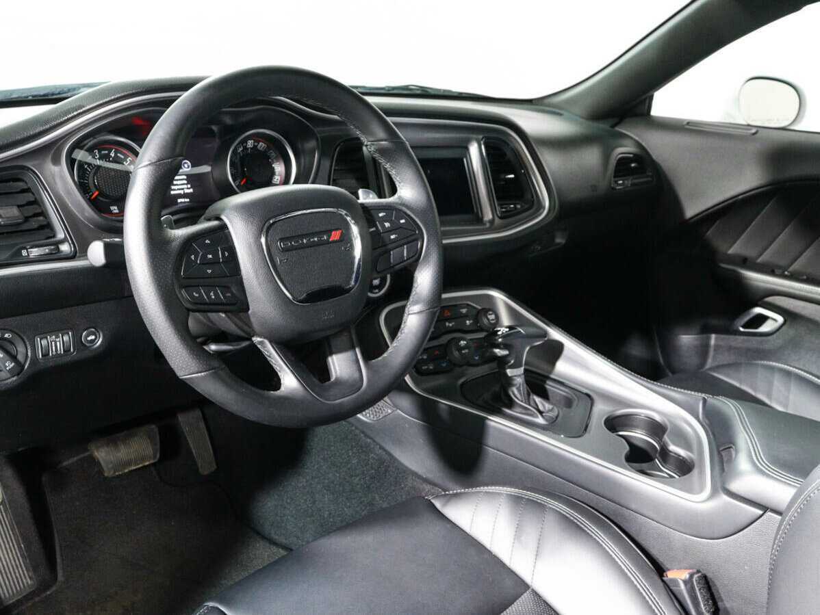 Б/У Додж Челленджер 2022 года. Фото: #12