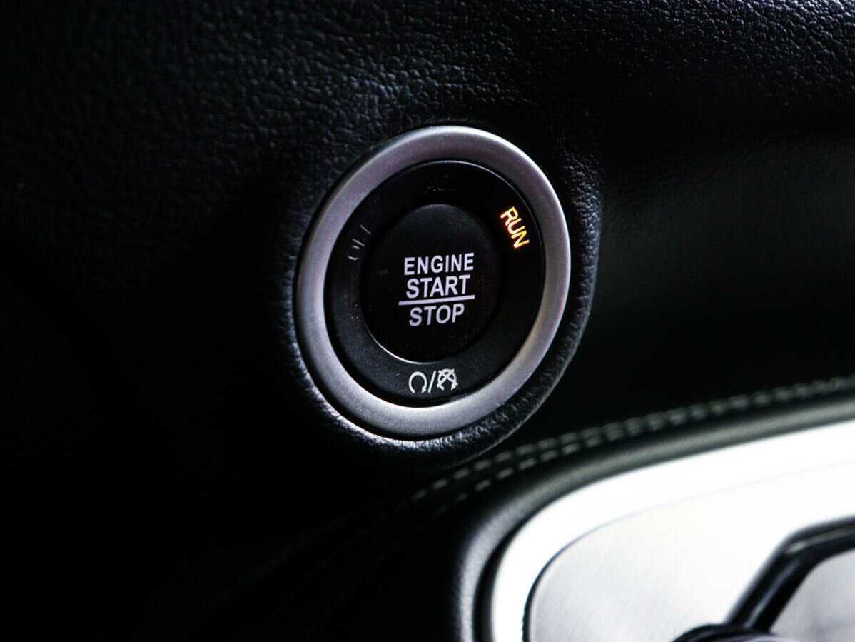 Б/У Додж Челленджер 2022 года. Фото: #15