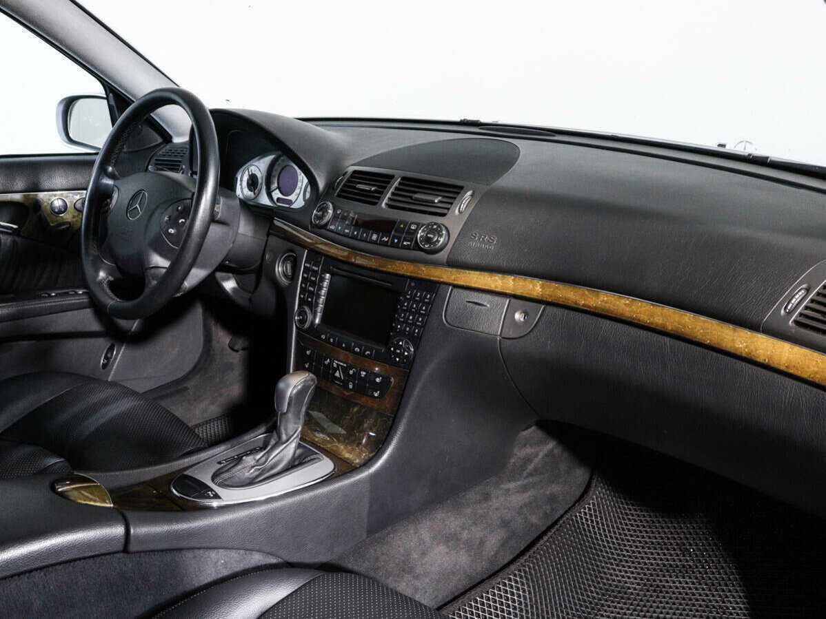 Б/У Мерседес-Бенц Е-Класс 2005 года. Фото: #7