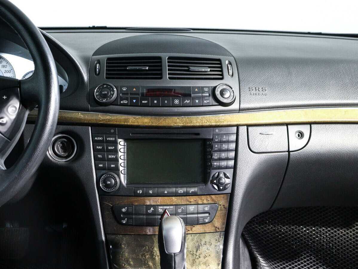 Б/У Мерседес-Бенц Е-Класс 2005 года. Фото: #11