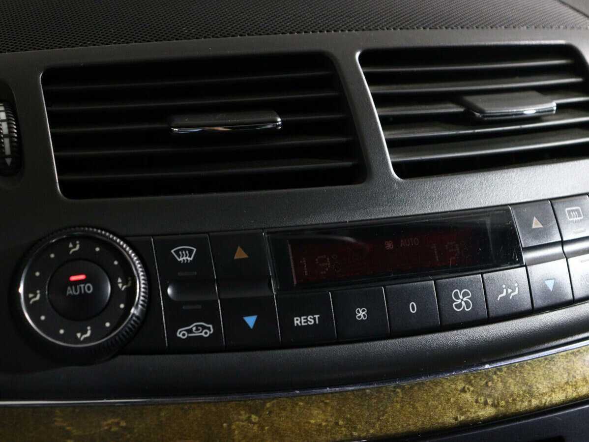 Б/У Мерседес-Бенц Е-Класс 2005 года. Фото: #17