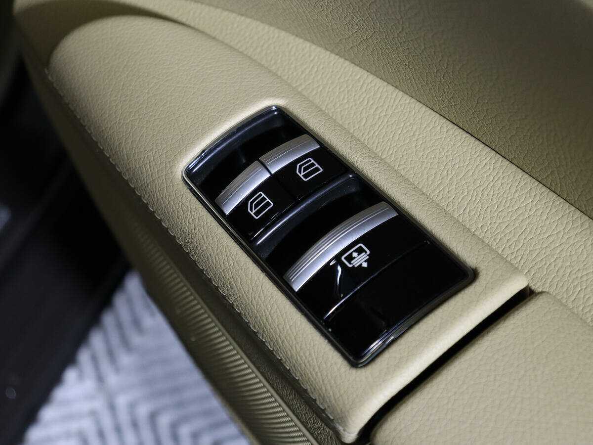 Б/У Мерседес-Бенц С-Класс 2011 года. Фото: #14