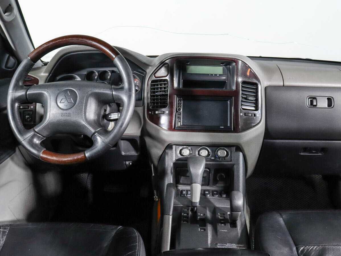 Б/У Митсубиши Паджеро 2002 года. Фото: #8