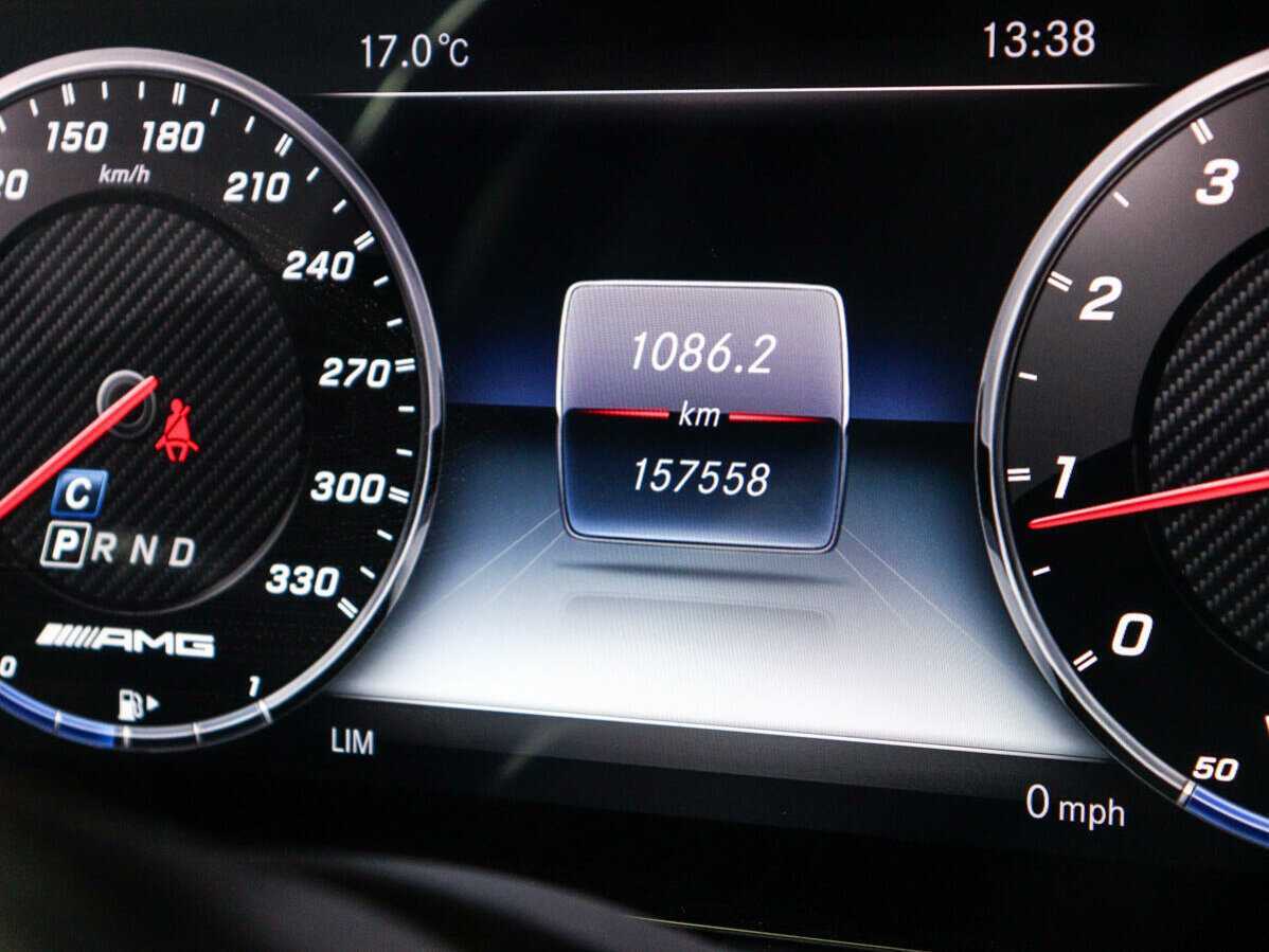 Б/У Мерседес-Бенц Е-Класс 2019 года. Фото: #10