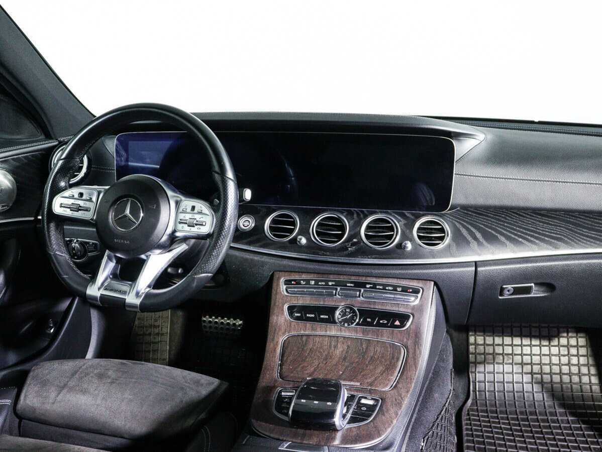 Б/У Мерседес-Бенц Е-Класс 2019 года. Фото: #11