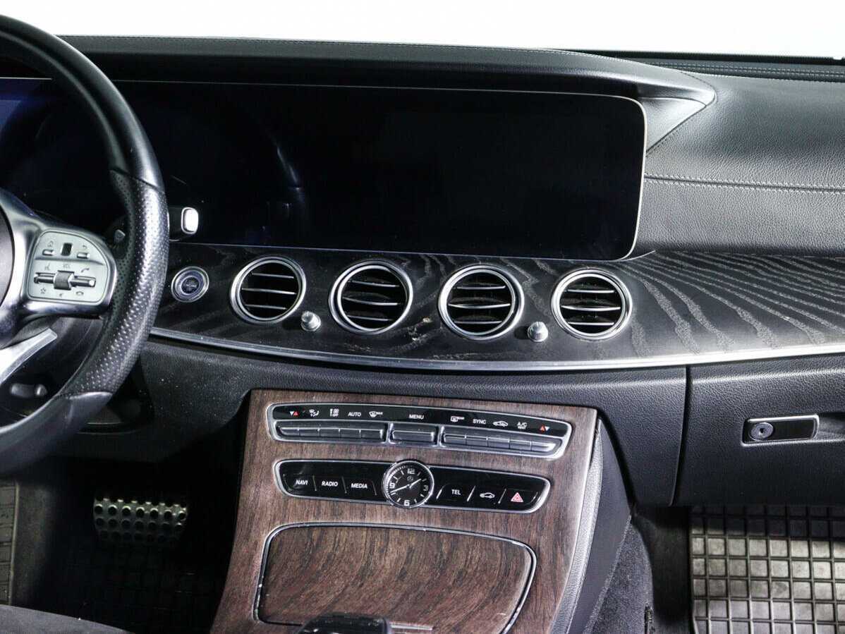 Б/У Мерседес-Бенц Е-Класс 2019 года. Фото: #12