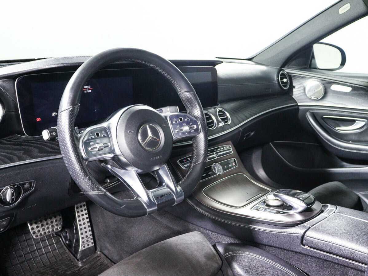 Б/У Мерседес-Бенц Е-Класс 2019 года. Фото: #13