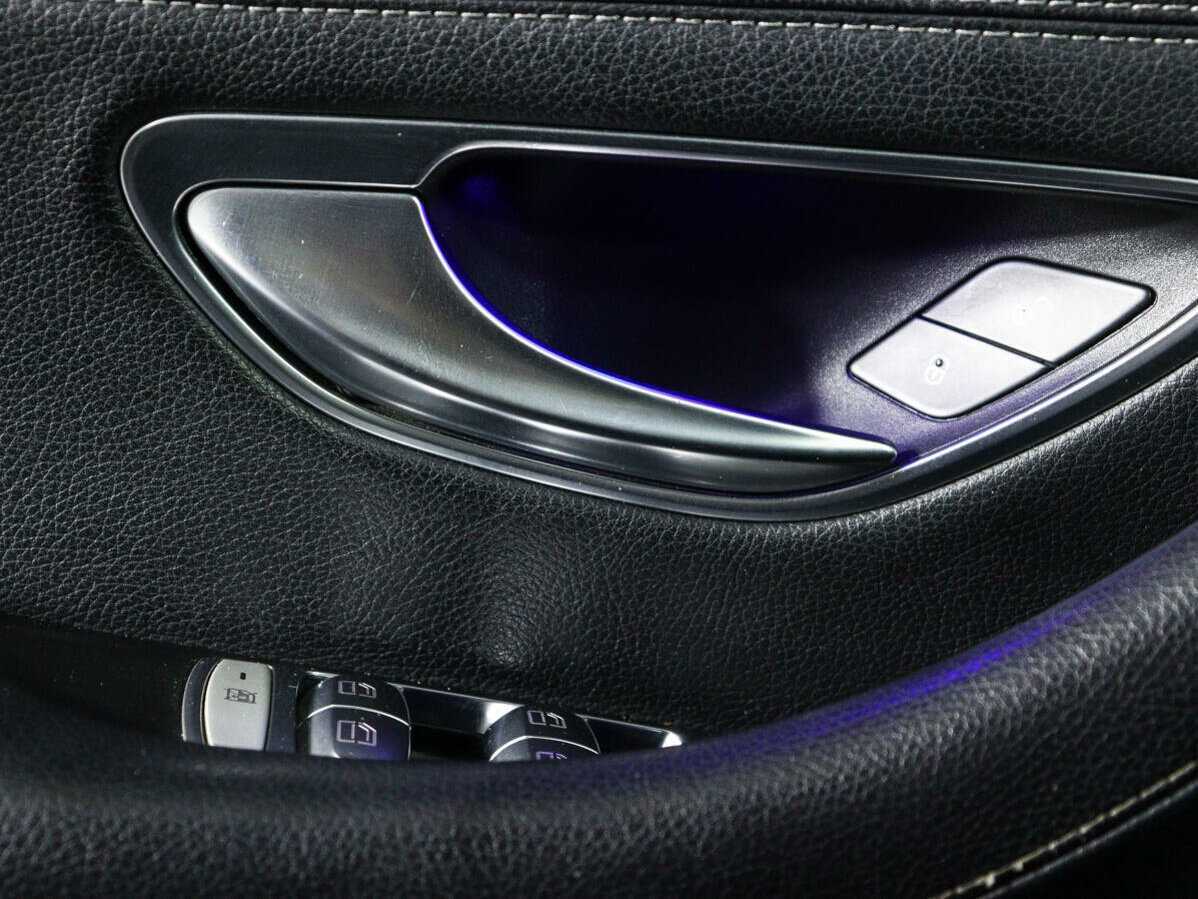 Б/У Мерседес-Бенц Е-Класс 2019 года. Фото: #17