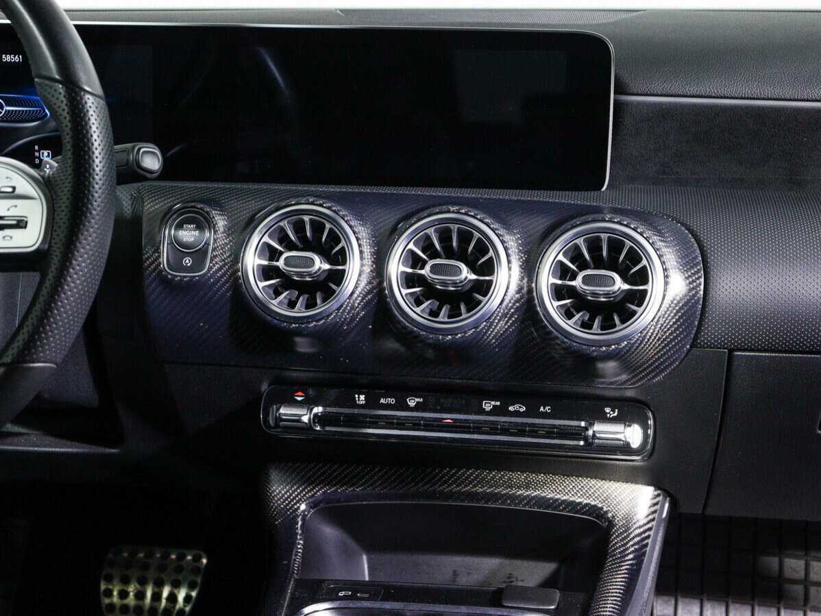 Б/У Мерседес-Бенц А-Класс 2019 года. Фото: #12