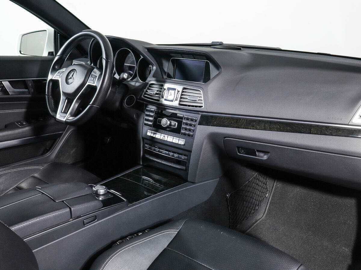 Б/У Мерседес-Бенц Е-Класс 2013 года. Фото: #6