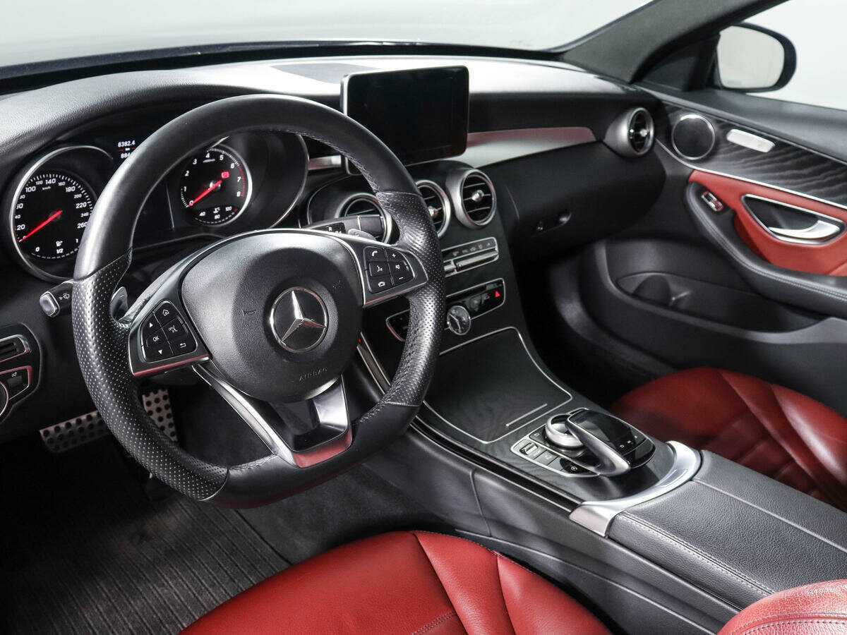 Б/У Мерседес-Бенц Ц-Класс 2017 года. Фото: #10