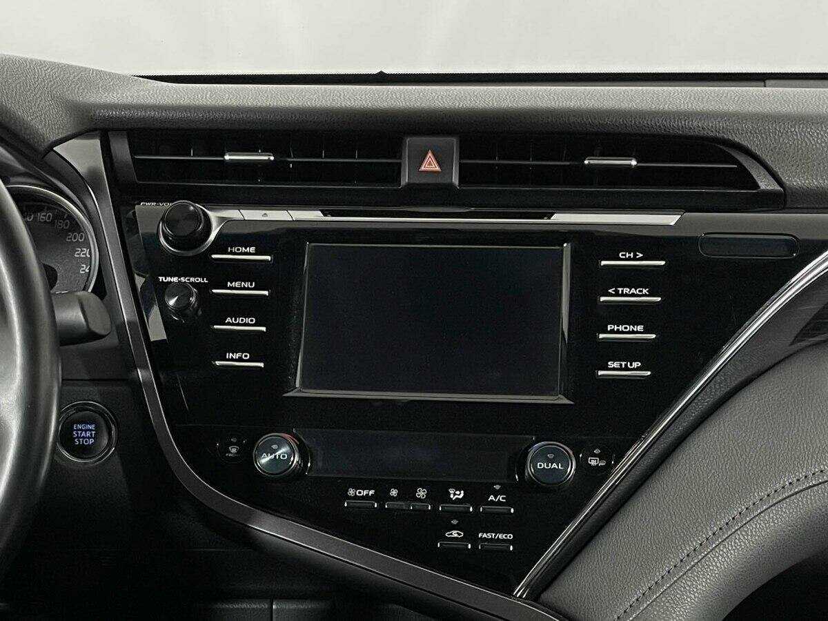 Б/У Тойота Камри 2019 года. Фото: #9