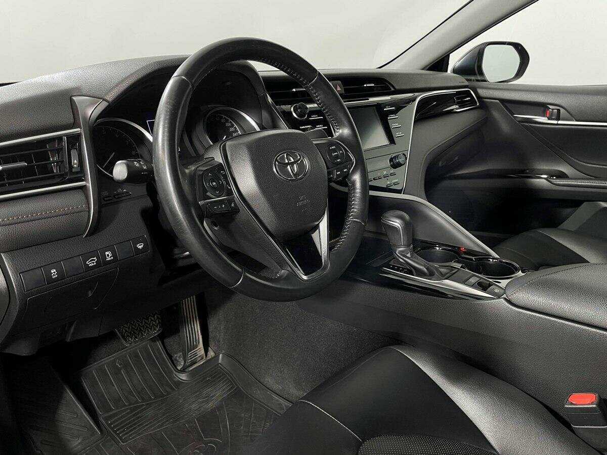 Б/У Тойота Камри 2019 года. Фото: #10