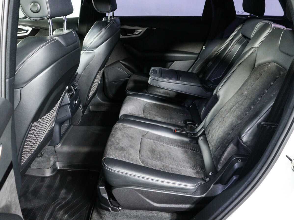 Б/У Ауди К7 2015 года. Фото: #6