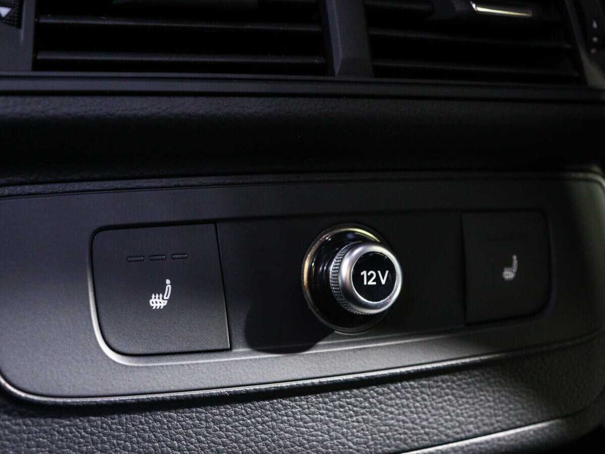 Б/У Ауди К7 2015 года. Фото: #11