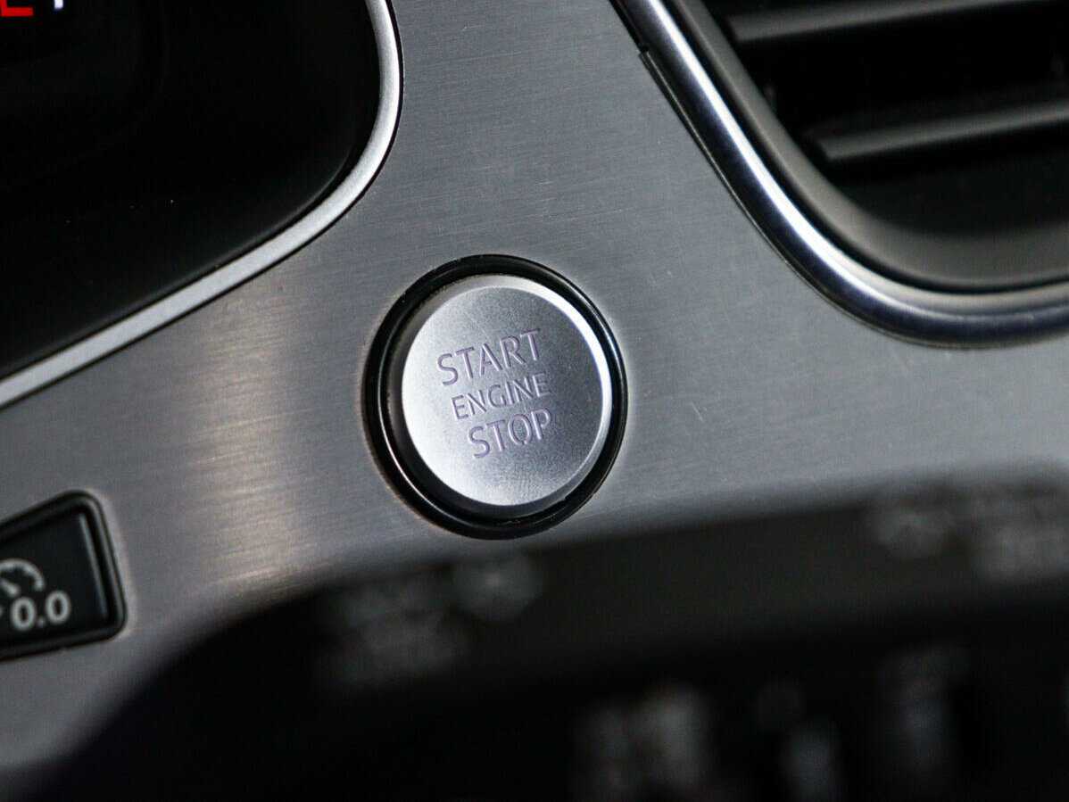 Б/У Ауди К7 2015 года. Фото: #13