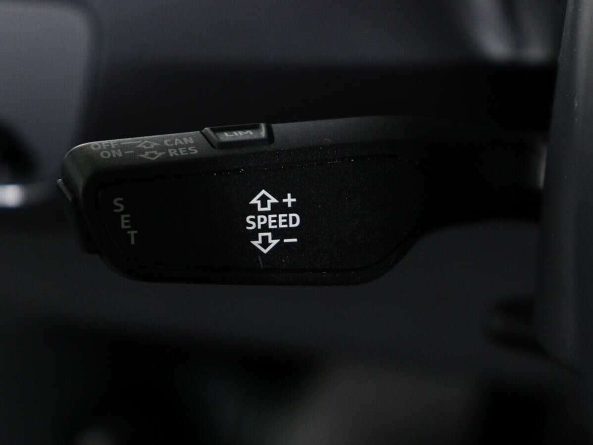 Б/У Ауди К7 2015 года. Фото: #14