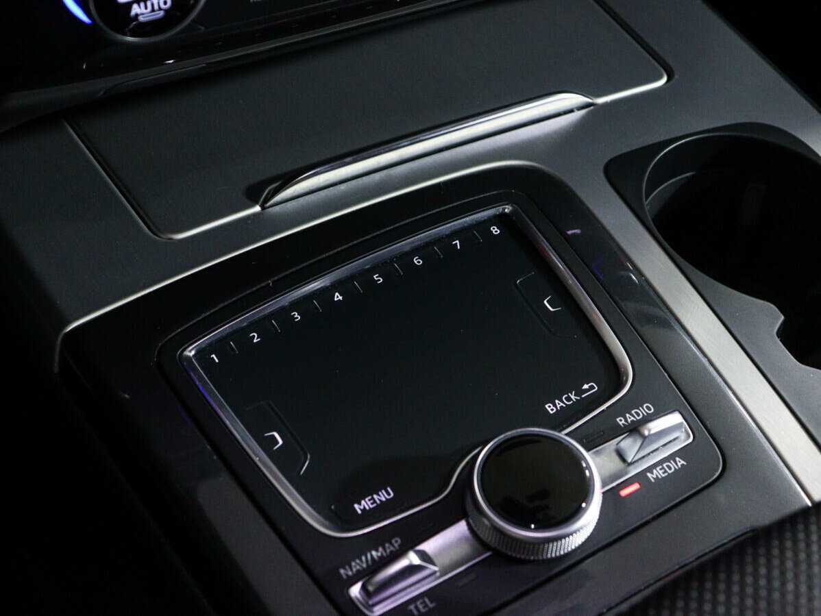 Б/У Ауди К7 2015 года. Фото: #15