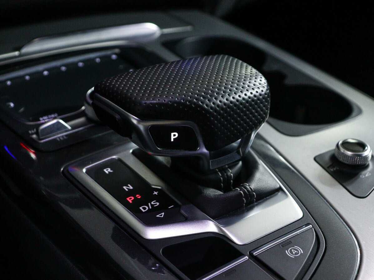 Б/У Ауди К7 2015 года. Фото: #16