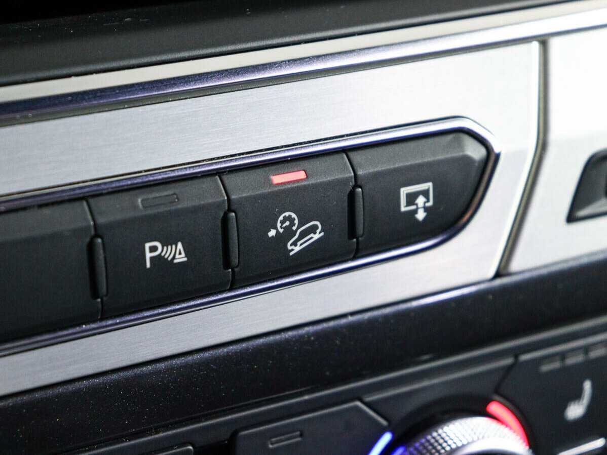 Б/У Ауди К7 2015 года. Фото: #18