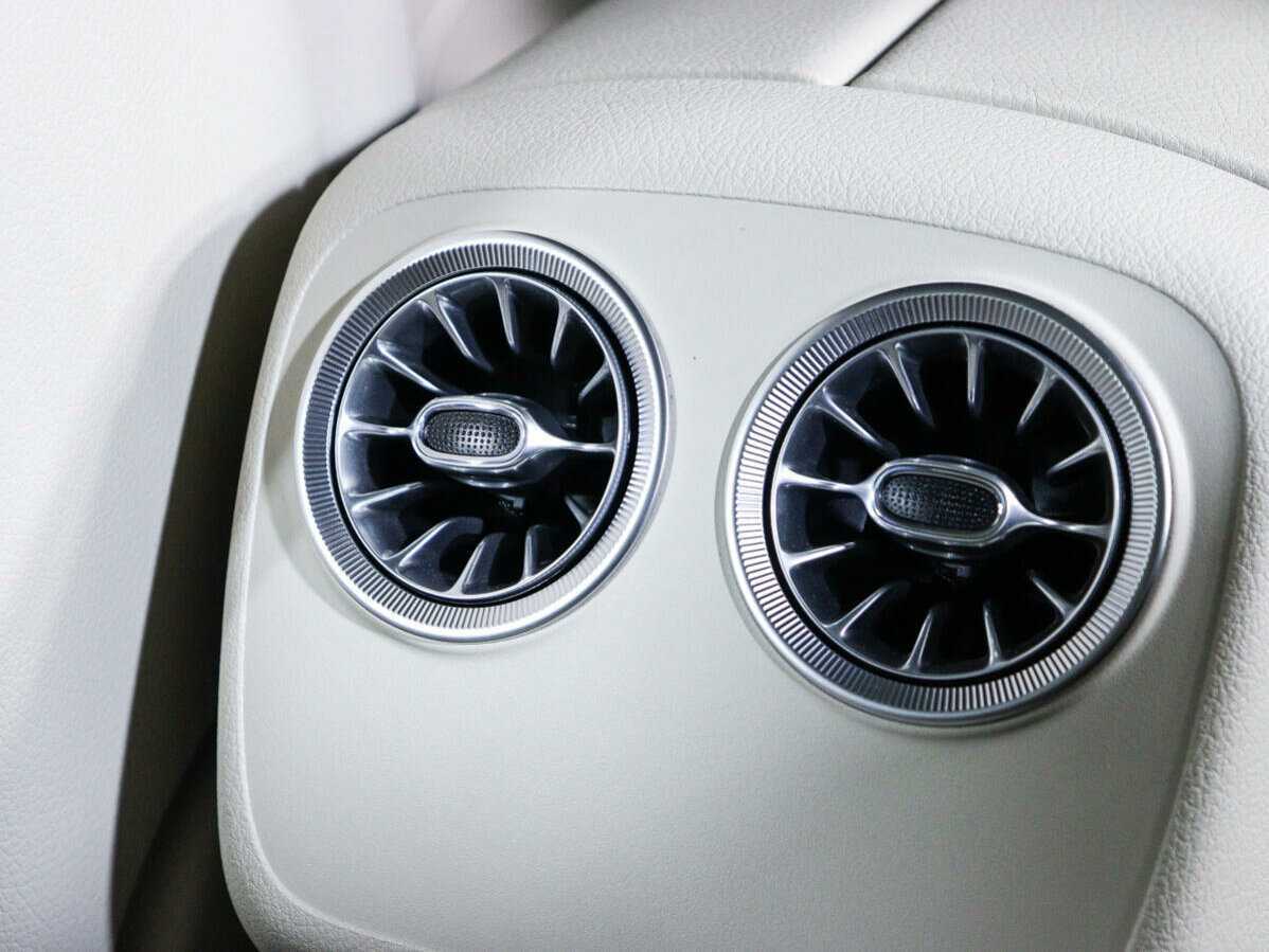 Б/У Мерседес-Бенц Е-Класс 2018 года. Фото: #15