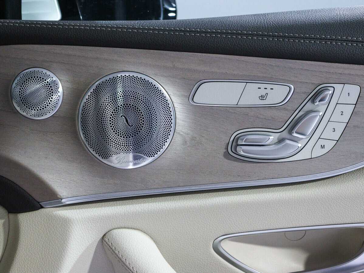 Б/У Мерседес-Бенц Е-Класс 2018 года. Фото: #17