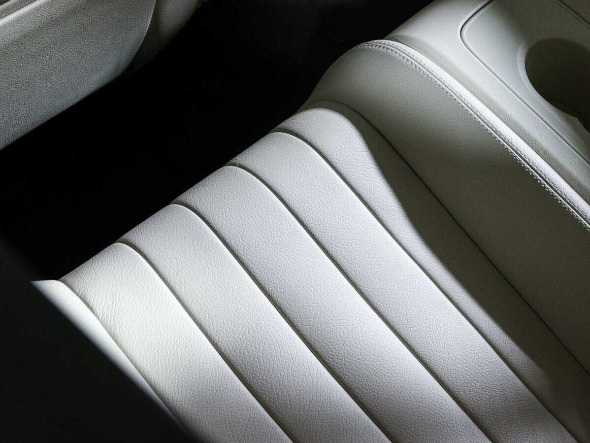 Б/У Мерседес-Бенц Е-Класс 2018 года. Фото: #18