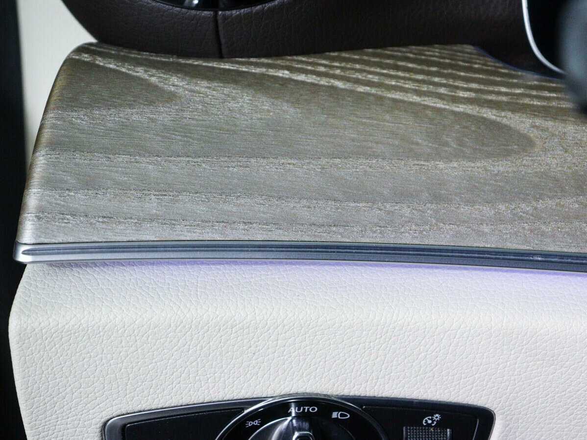 Б/У Мерседес-Бенц Е-Класс 2018 года. Фото: #21