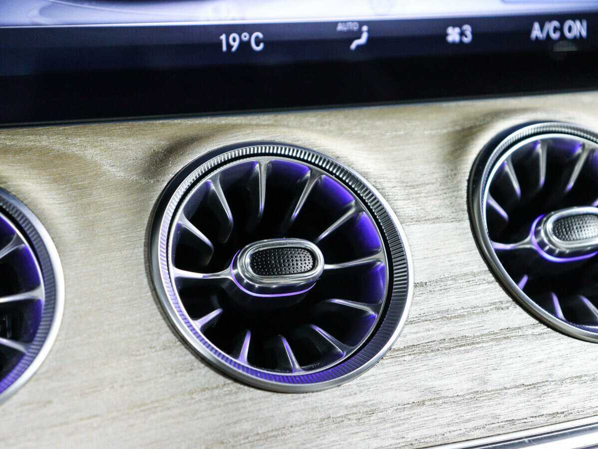 Б/У Мерседес-Бенц Е-Класс 2018 года. Фото: #30