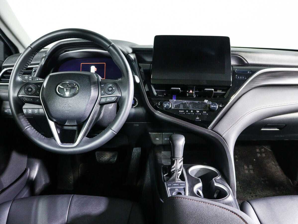 Б/У Тойота Камри 2023 года. Фото: #9