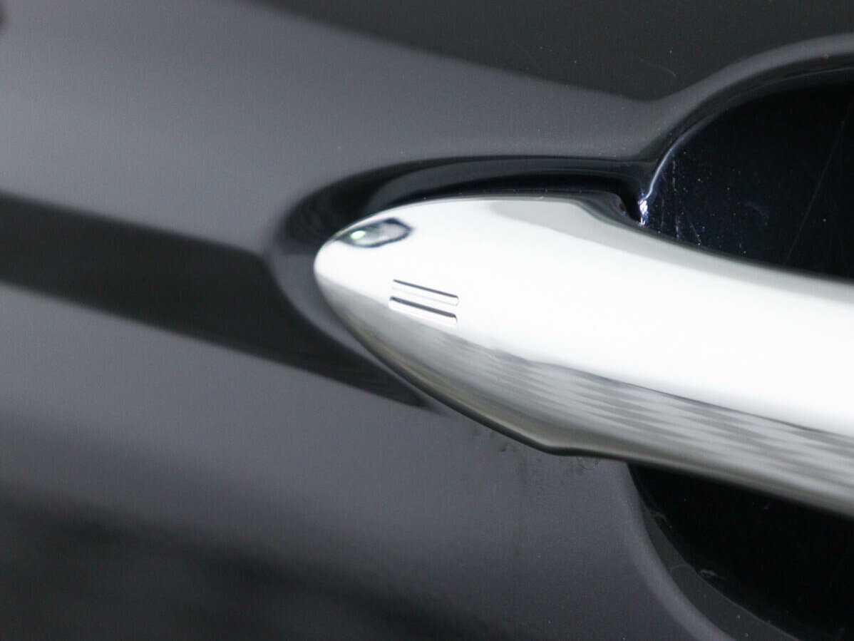 Б/У Тойота Камри 2023 года. Фото: #13