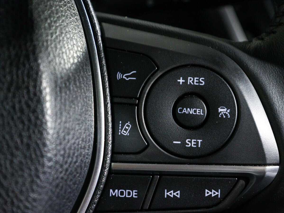 Б/У Тойота Камри 2023 года. Фото: #16