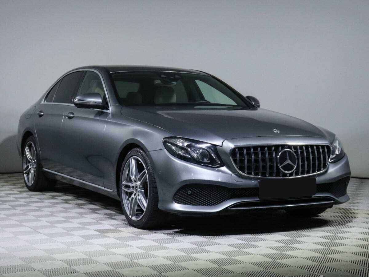 Б/У Мерседес-Бенц Е-Класс 2018 года. Фото: #2